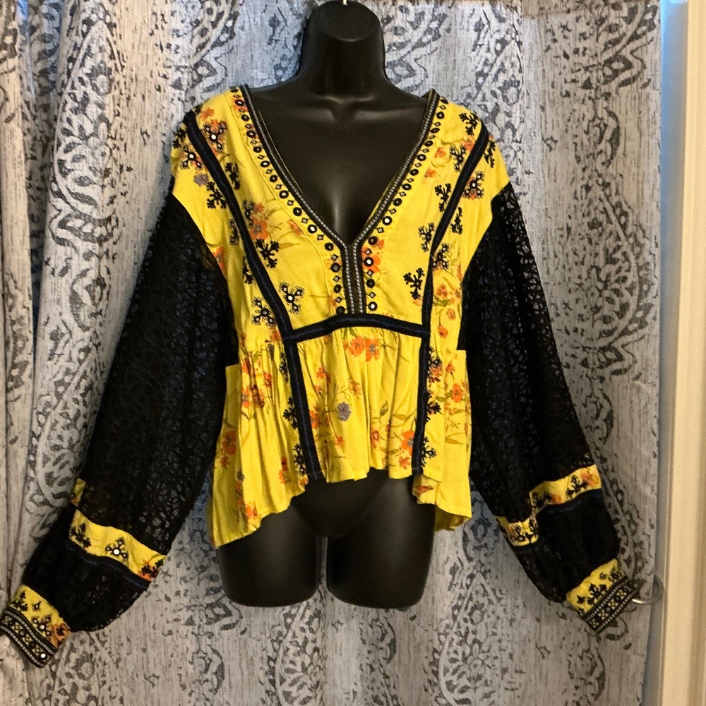 Free People Top. Large